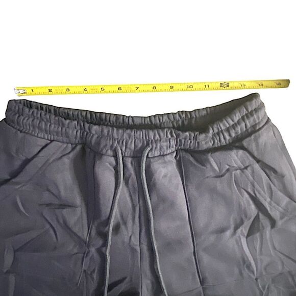 Shorts Women's Size Medium New with Pockets Drawstring Waist Athleisure Workout - Picture 6 of 8